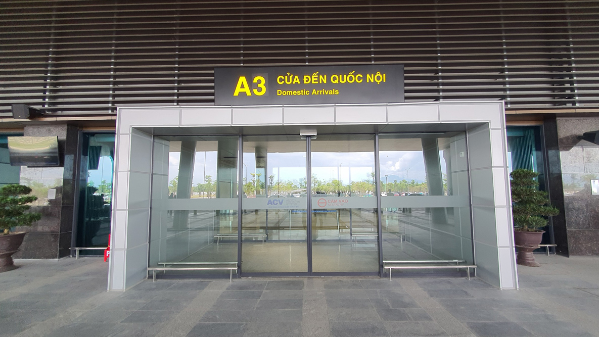 Arrivals Entrance